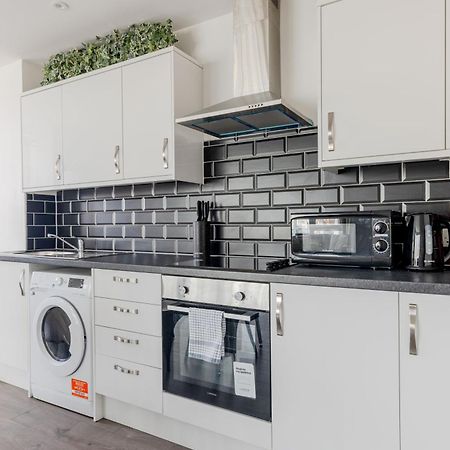 Vertigo Boutique Sleeps 4 London キングストン・アポン・テムズ エクステリア 写真