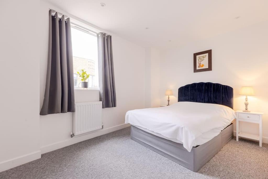 Vertigo Boutique Sleeps 4 London キングストン・アポン・テムズ エクステリア 写真