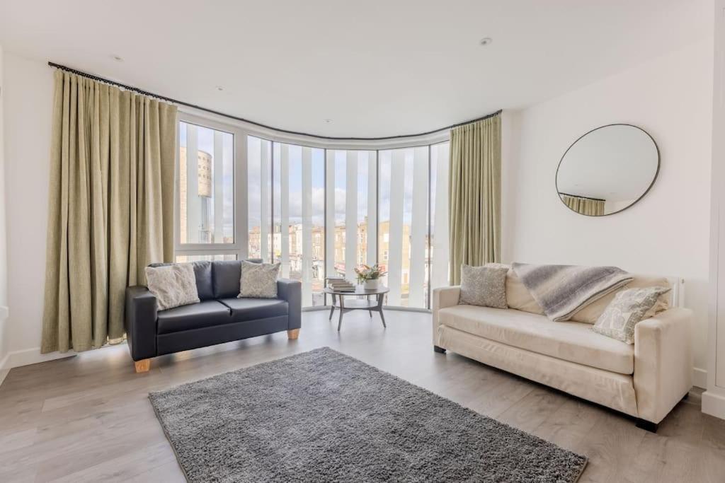 Vertigo Boutique Sleeps 4 London キングストン・アポン・テムズ エクステリア 写真