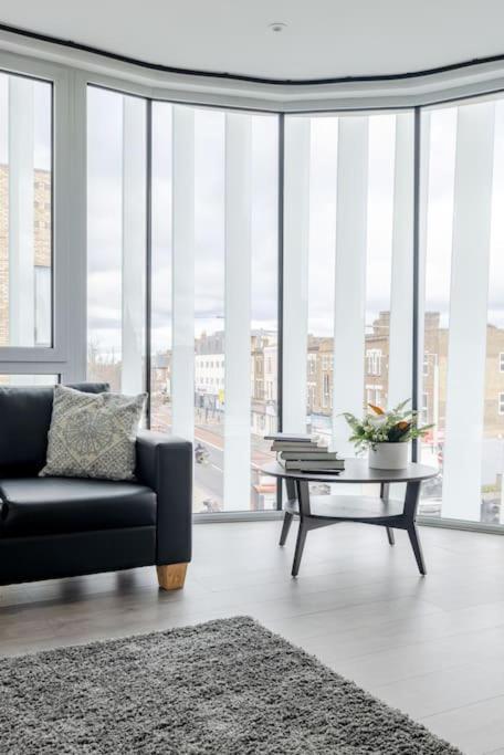 Vertigo Boutique Sleeps 4 London キングストン・アポン・テムズ エクステリア 写真