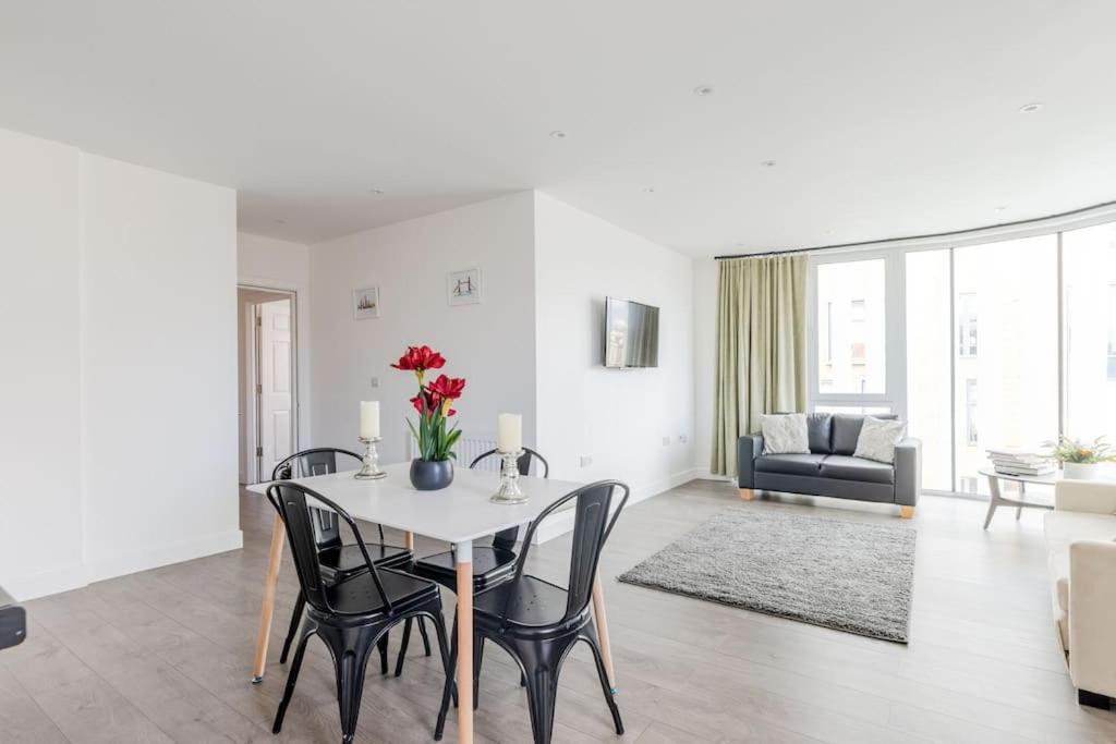 Vertigo Boutique Sleeps 4 London キングストン・アポン・テムズ エクステリア 写真
